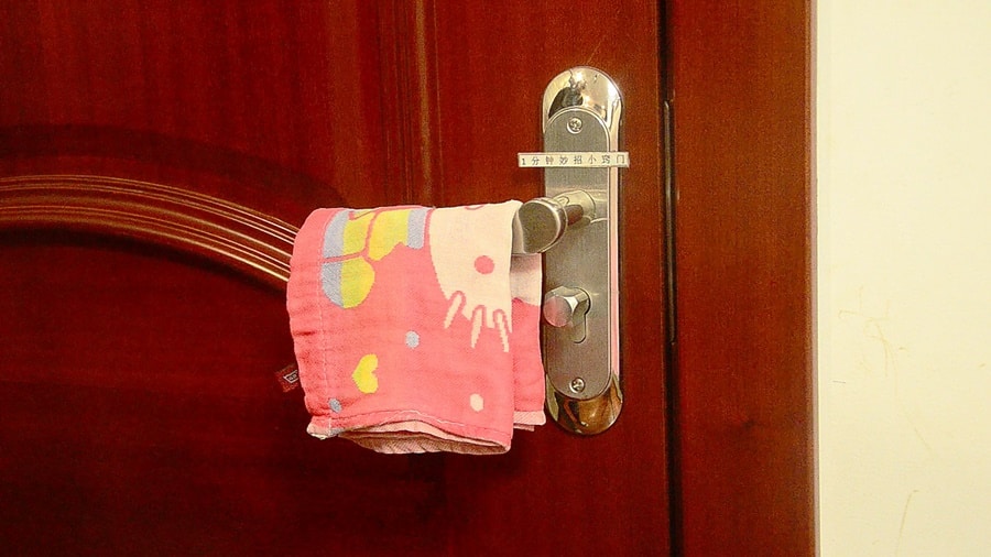 How to Secure Hotel Room Door With Towel? Details Guide 5