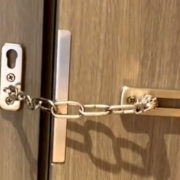 How to Open a Chain Lock From the Outside? 3 Effective Ways 1