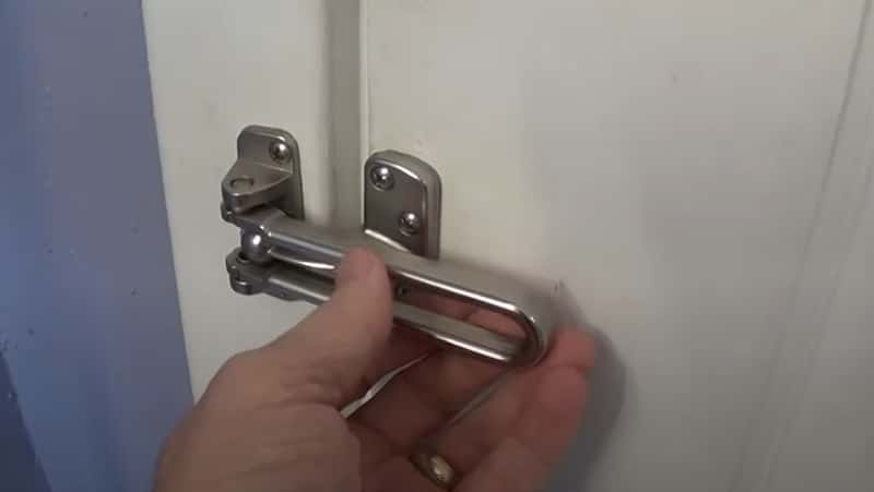 How to Open Hotel Door Latch and How to Avoid? 2