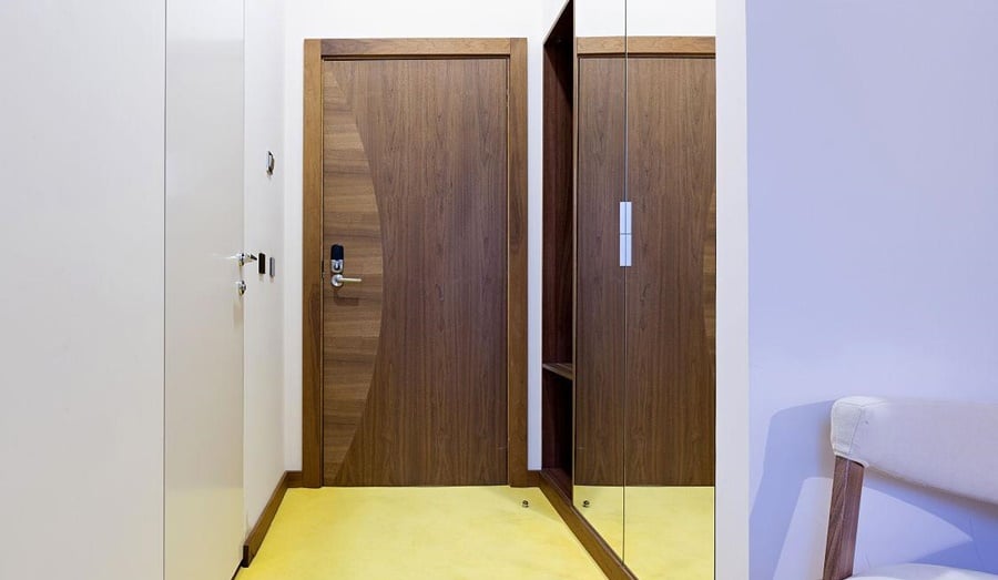 Do Hotel Doors Lock Automatically? Understanding Hotel Door Security 5