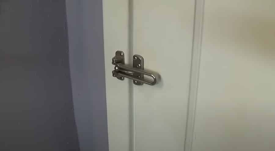How to Open Hotel Door Latch and How to Avoid? 3